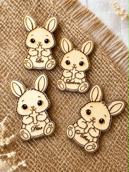Marque-place en bois Lapin personnalisé – Baptême